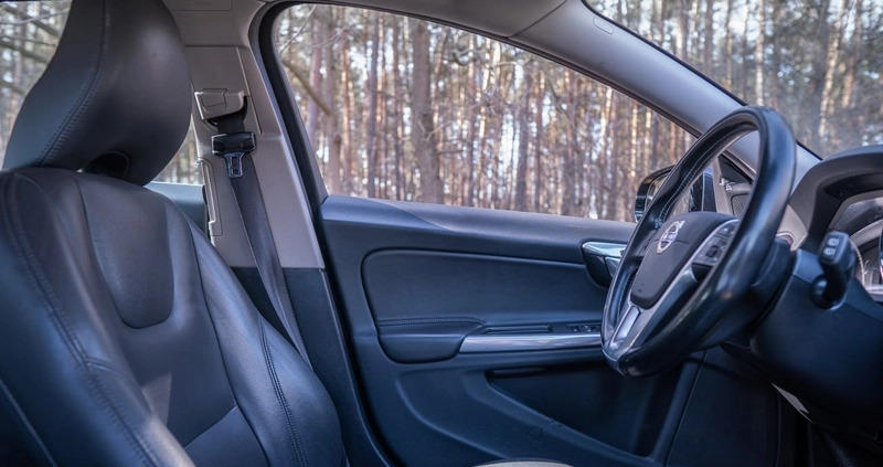 Volvo V60 cena 51800 przebieg: 351507, rok produkcji 2014 z Warszawa małe 631